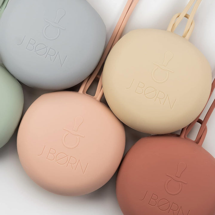 Silicone Dummy Case | Dummy Holder Stores 3 Dummies | Easy to Clean Pacifier Holder | Pacifier Storage Container | Portable Baby Pacifier Case for Travels (Woodchuck)