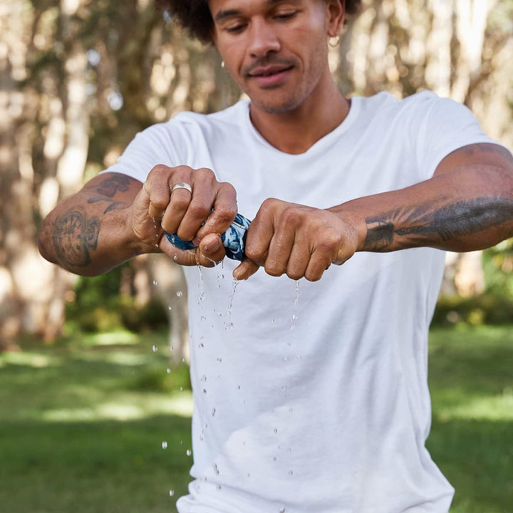 Quickcool Cooling Towel - for Athletes, Sports, Workouts, Fitness - Dual Layered Fabric Technology, Instant Relief, Cools to 15°C - Includes Bag - 25" X 12"/63 X 29Cm