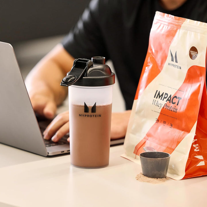 Impact Whey Protein Powder – Chocolate Smooth Flavour – 1Kg, 23G of Protein per Serving, Supports Muscle Building, Recovery & Lean Muscle Maintenance – 33 Servings