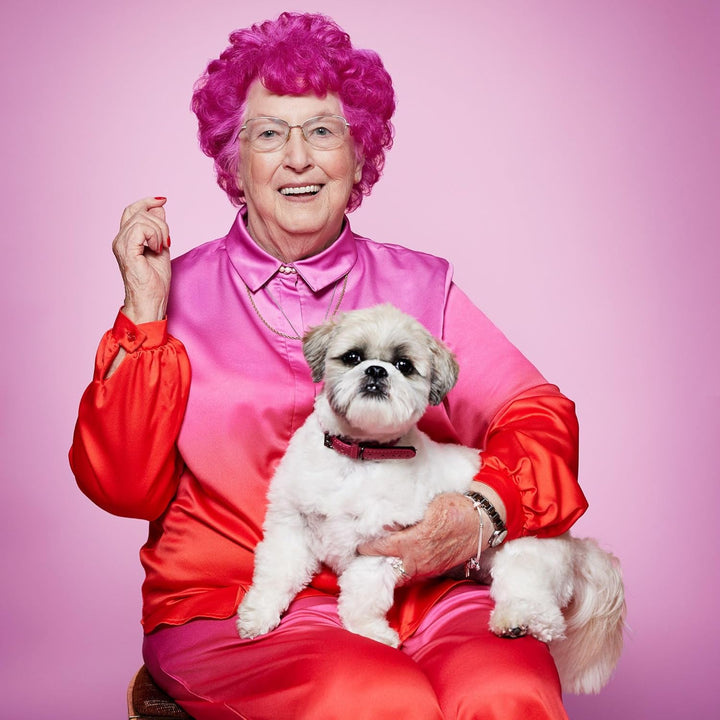 Schwarzkopf  Ultra Brights or Pastels, Vibrant Semi-Permanent Pink Hair Dye, Lasts up to 15 Washes- Shocking Pink 093