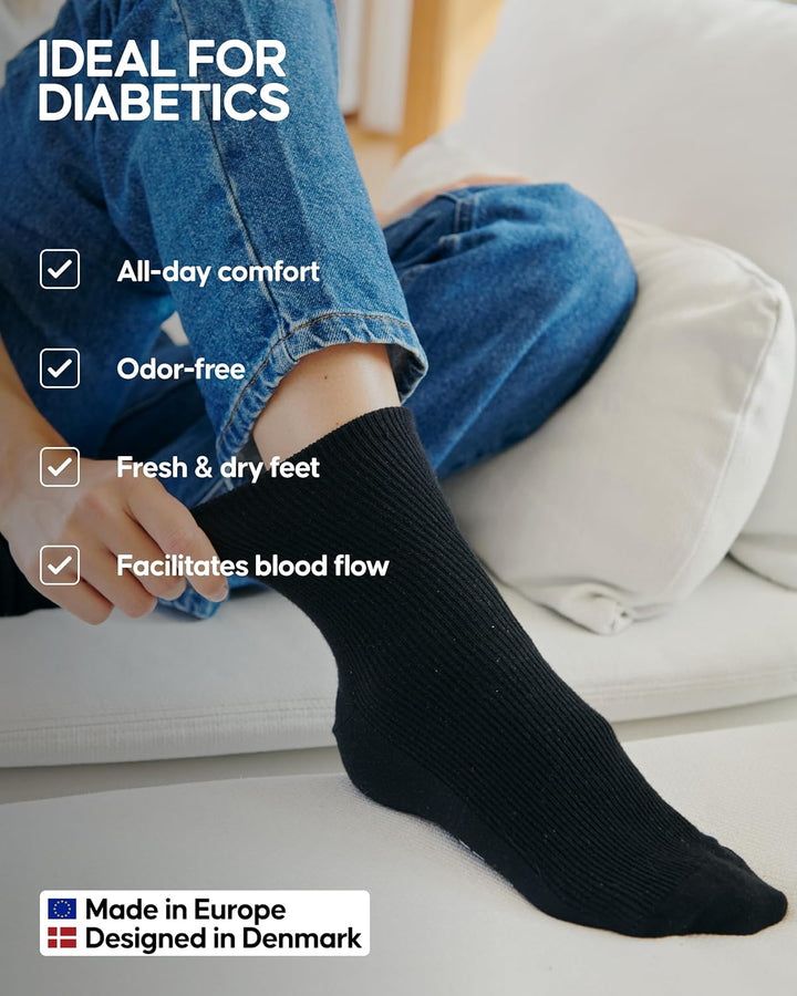 Diabetic Socks for Men, Soft Grip Non Elastic Bamboo Socks, Non Binding Top for Swollen Feet and Ankles, Unisex, 3-Pack