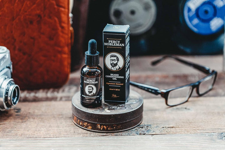 Beard Oil – 99 % Natural Conditioning & Grooming Oil – Argan, Jojoba, Avocado, Almond & Marula Oils – Vanille Musk Scent – Softens, Nourishes & Tames Coarse Beards (30 Ml)