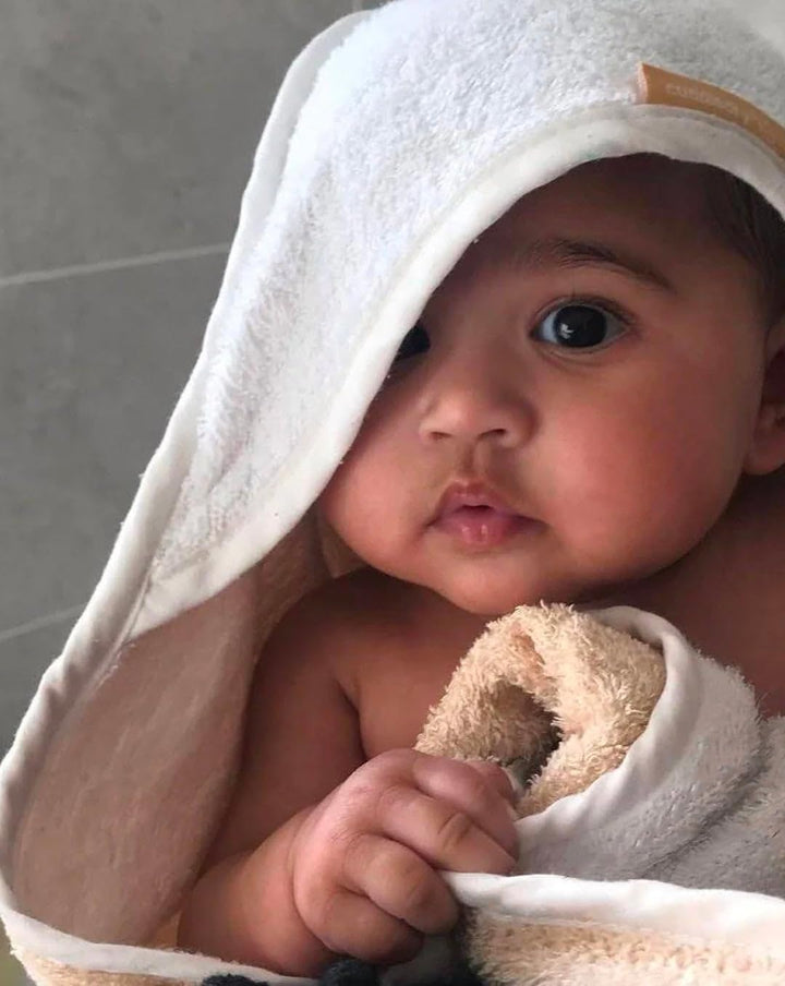 Hands Free Baby Bath Towel | Luxuriously Soft Bamboo & Cotton Hooded Baby Towel | Apron Towel for Safe Babies Bathtime | Perfect Newborn Gift | Oatmeal