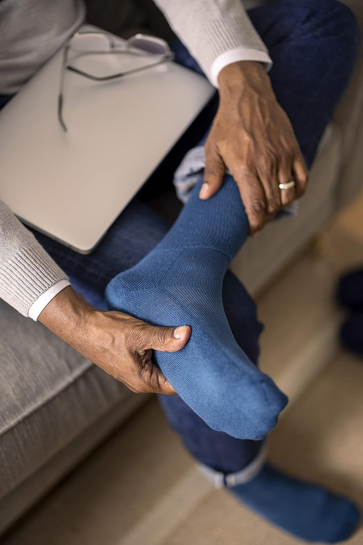 Footnurse - 3 Pack Unisex Extra Wide Bamboo Diabetic Socks | 4 Sizes | for Swollen Feet & Legs | Smooth Toe Seam | Cushioned Foot