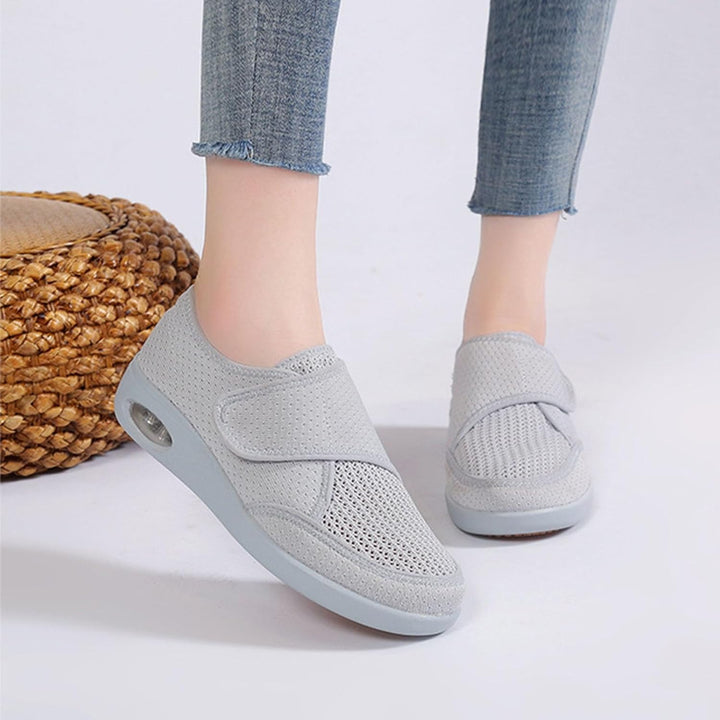 Neuropathy Shoes with Adjustable Strap - Extra Wide Orthopedic Breathable Diabetic Footwear for Women, Elderly Swollen Pain Relief (Beige, 4 UK)