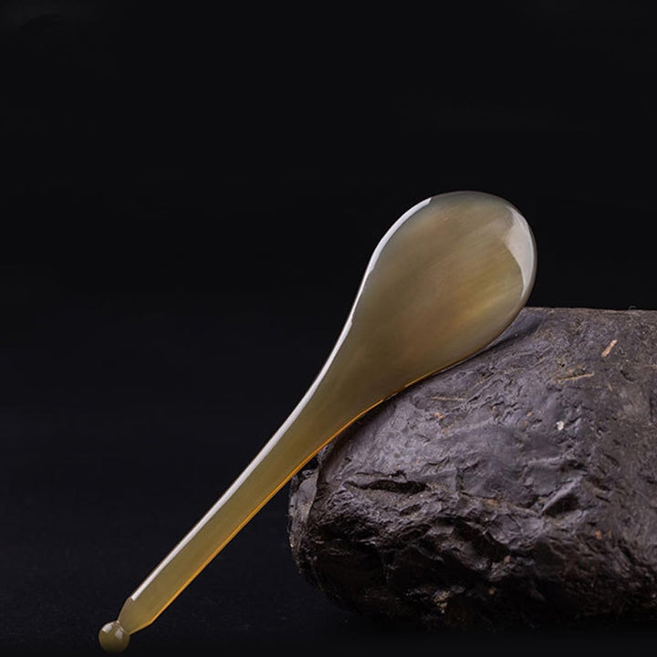 Natural Yak Horn Gua Sha Tool for Face Massage Beauty Scraping Board to Circulation Reduce Puffiness Smooth Fine Lines Suitable for Skin Care and Relaxation