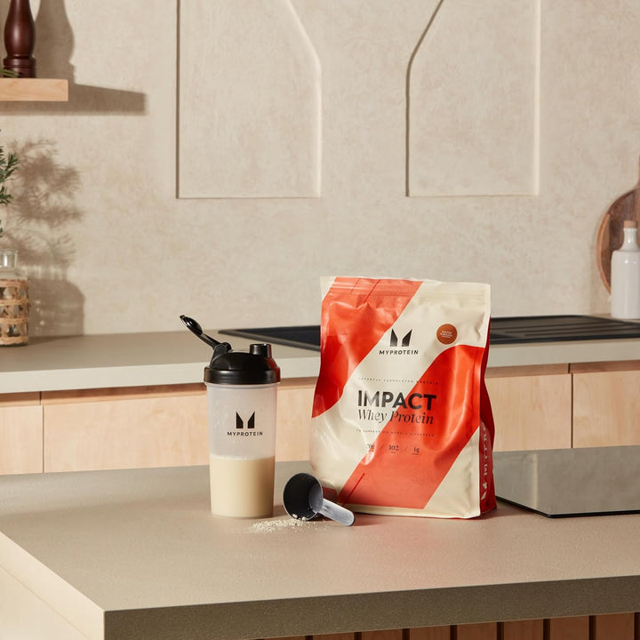 Impact Whey Protein Powder – Chocolate Smooth Flavour – 1Kg, 23G of Protein per Serving, Supports Muscle Building, Recovery & Lean Muscle Maintenance – 33 Servings