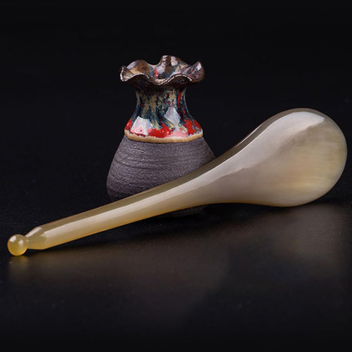 Natural Yak Horn Gua Sha Tool for Face Massage Beauty Scraping Board to Circulation Reduce Puffiness Smooth Fine Lines Suitable for Skin Care and Relaxation