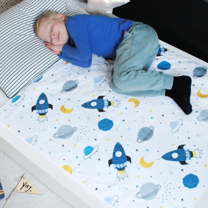 Hygge Sheets® Potty Training Bed Pads | 100% Waterproof | Bed Wetting Sheets for Single and Toddler Beds | Non Slip, Easy to Change at Night | Includes Free Children'S E-Book | UK Brand | Dinosaur