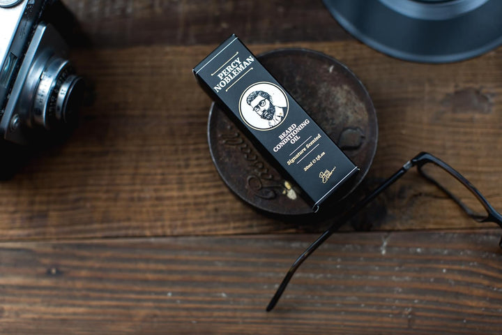 Beard Oil – 99 % Natural Conditioning & Grooming Oil – Argan, Jojoba, Avocado, Almond & Marula Oils – Vanille Musk Scent – Softens, Nourishes & Tames Coarse Beards (30 Ml)