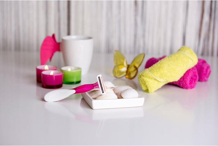 Soleil Scent 3-Blade Lady Razor with Lubricating Strip for a Smooth Shave and Easy Grip Handle, Pack of 4