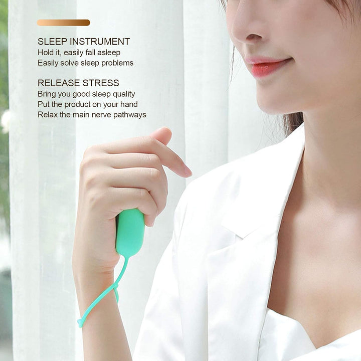 Sleep Aid Holding Sleep Helper,Portable Calm Palm Sleep Aid,Calm Palm Device Insomnia Sleeping Aids for Adults,Usb Charging Microcurrent Sleep Helper Tool for Patients/Anxiety for Fast and Deep Sleep