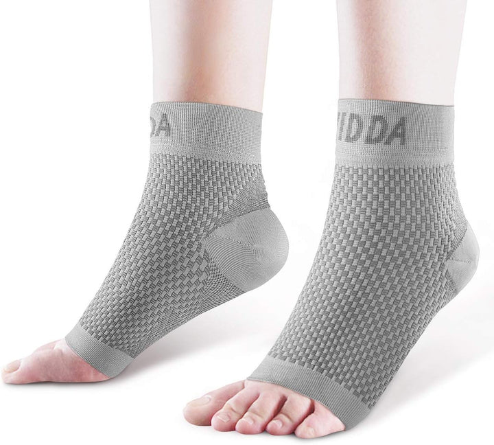 Plantar Fasciitis Socks 1 PAIR, Compression Foot Sleeves for Sport Arthritis Pain Relief, Ankle Support Brace for Men and Women Black M