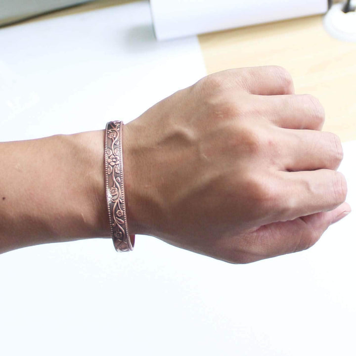 Copper Magnetic Bracelet for Women, 99.99% Pure Copper Cuff Bangle with 3500 Gauss Magnets, Adjustable Brazaletes with Jewelry Box